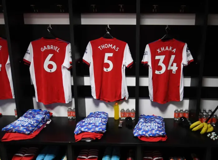 Framed Print : Arsenal Trio: Pre-Match Preparation in Watford's Vicarage Road (Watford v Arsenal, Premier League 2021-22)