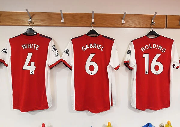 Arsenal Trio Prepare for Chelsea Showdown: Ben White, Gabriel, and Rob Holding in the Dressing Room