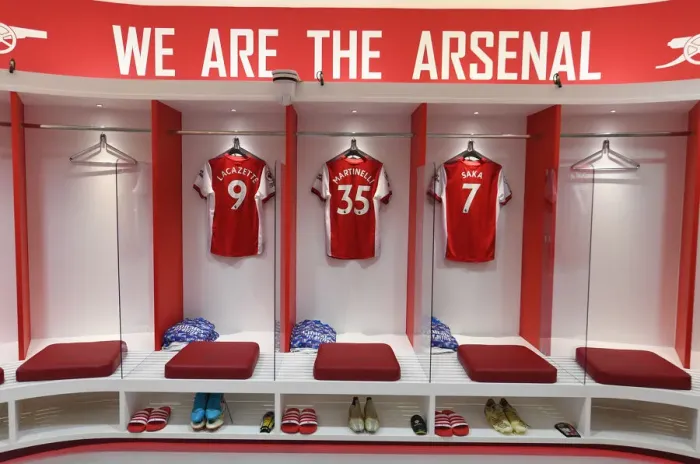 Framed Print : Arsenal Trio Prepare: Lacazette, Martinelli, Saka in the Changing Room (Arsenal v Burnley, 2021-22)
