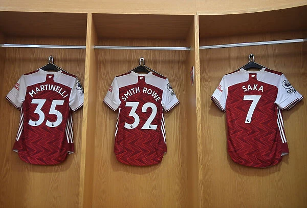 Arsenal Trio Ready: Martinelli, Smith Rowe, Saka in Emirates Changing Room (Arsenal v Newcastle United, 2021)