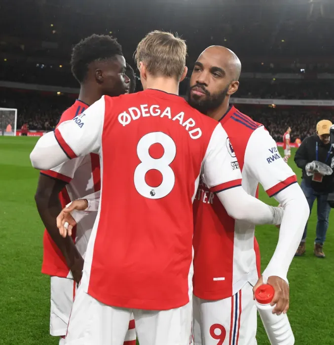 Framed Print : Arsenal Trio: Saka, Odegaard, Lacazette Pre-Match Huddle vs Liverpool (Premier League 2021-22) Framed Print : Arsenal Trio: Saka, Odegaard, Lacazette Pre-Match Huddle vs Liverpool (Premier League 2021-22)