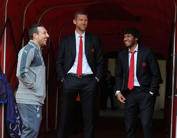 Arsenal Trio Share a Laugh in the Tunnel Before Arsenal v Manchester United (2016-17)