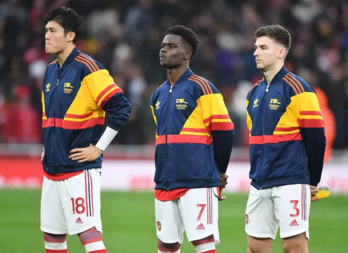 Framed Print : Arsenal Trio: Tierney, Saka, Tomiyasu - Pre-Match Huddle vs Southampton (Premier League 2021-22)