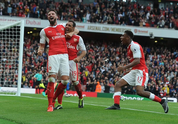 Arsenal Triumph: Cazorla, Giroud, Iwobi Celebrate Goal vs Southampton (2016-17)