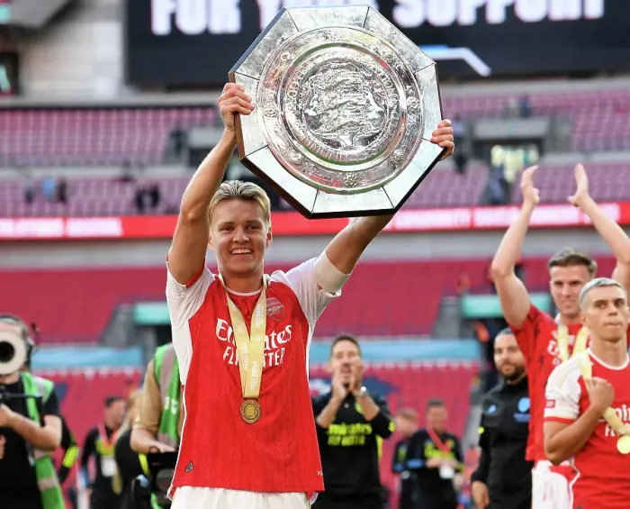 Framed Print : Arsenal Triumph over Manchester City: Lifting the FA Community Shield, 2023-24 Framed Print : Arsenal Triumph over Manchester City: Lifting the FA Community Shield, 2023-24