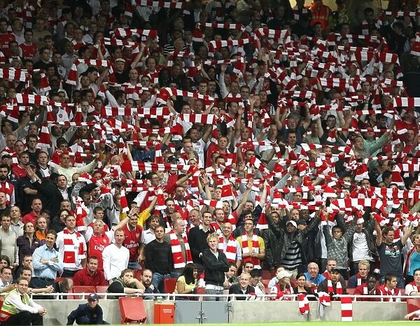 Arsenal Triumphs 3-0 Over Sparta Prague in Champions League Clash at Emirates Stadium, 2007