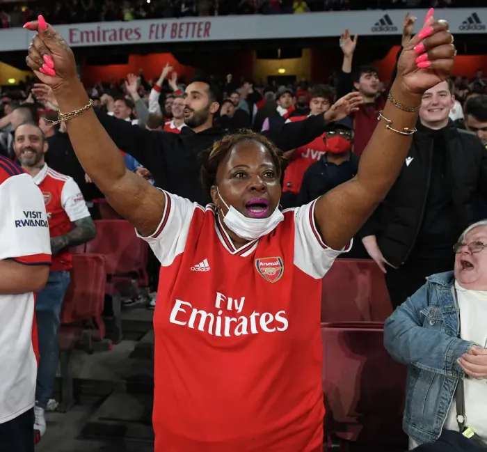 Framed Print : Arsenal Triumphs Over Liverpool: Electric Atmosphere as Fans Celebrate Premier League Victory