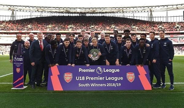 Arsenal U18 Receive Premier League South Shield vs Brighton & Hove Albion (2018-19)