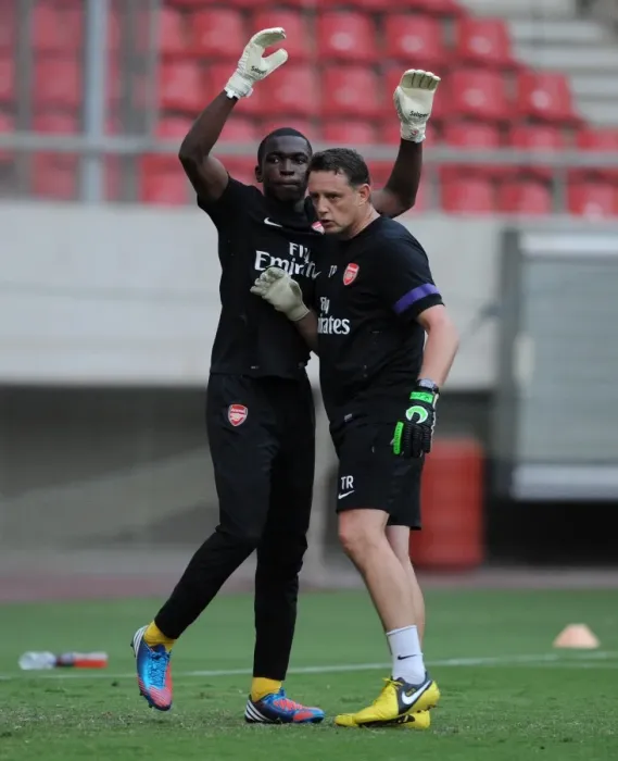 Framed Print : Arsenal U19s Tame Olympiacos U19s: Reice Charles-Cook and Tony Roberts Shine