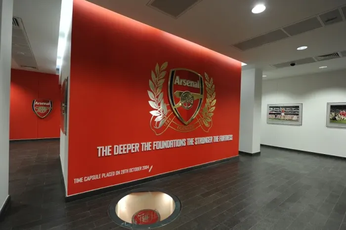 Framed Print : Arsenal Unveils New Crest at Emirates Stadium, 2011