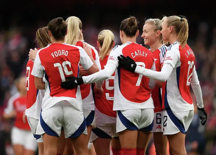 Framed Print : Arsenal v Aston Villa - Barclays Women's Super League