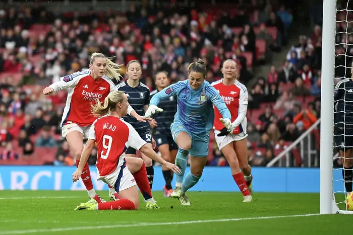 Framed Print : Arsenal v Aston Villa - Barclays Women's Super League