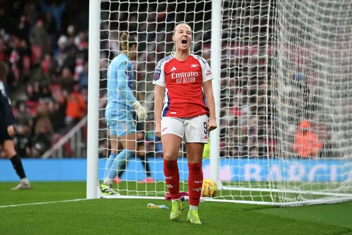 Framed Print : Arsenal v Aston Villa - Barclays Women's Super League