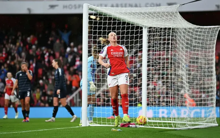 Framed Print : Arsenal v Aston Villa - Barclays Women's Super League