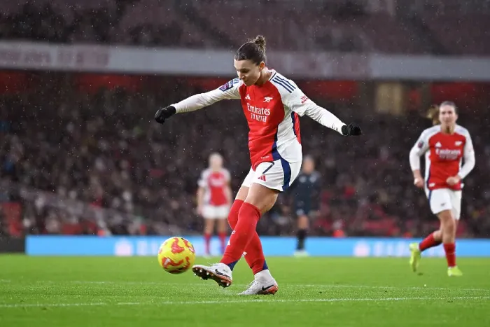 Framed Print : Arsenal v Aston Villa - Barclays Women's Super League