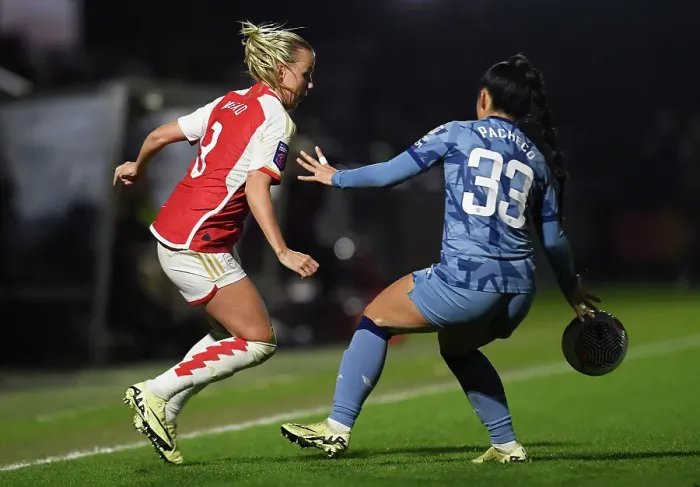 Framed Print : Arsenal v Aston Villa - FA Women's Continental Tyres League Cup Semi Final