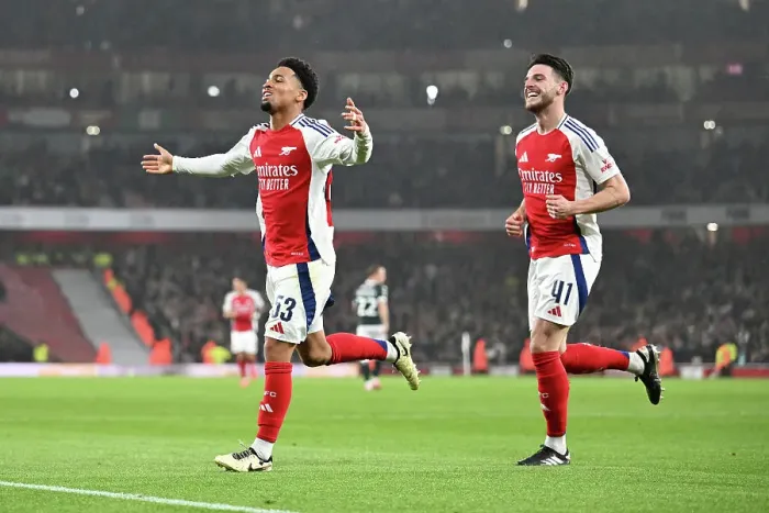 Framed Print : Arsenal v Bolton Wanderers - Carabao Cup Third Round Framed Print : Arsenal v Bolton Wanderers - Carabao Cup Third Round