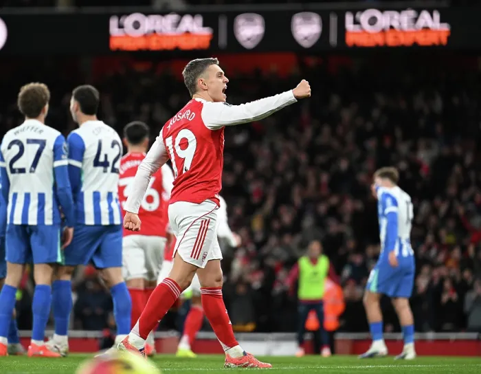 Framed Print : Arsenal v Brighton & Hove Albion - Premier League Framed Print : Arsenal v Brighton & Hove Albion - Premier League