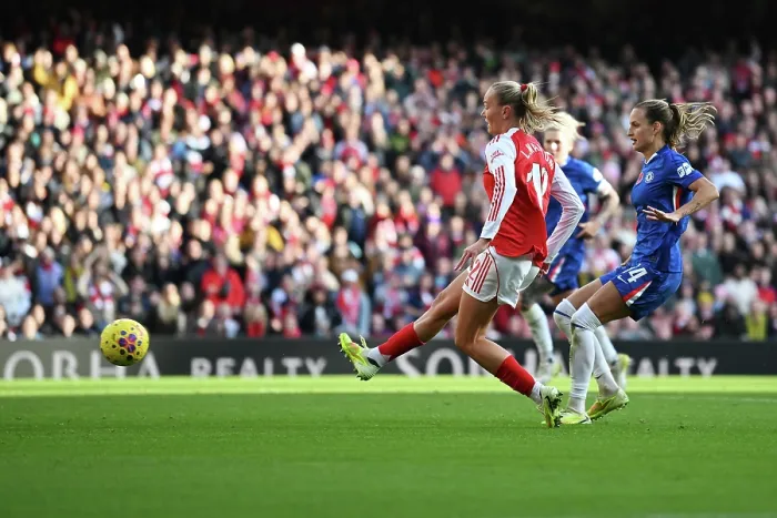 Framed Print : Arsenal v Chelsea FC - Barclays Women's Super League Arsenal v Chelsea FC - Barclays Women's Super League Framed Print : Arsenal v Chelsea FC - Barclays Women's Super League Arsenal v Chelsea FC - Barclays Women's Super League
