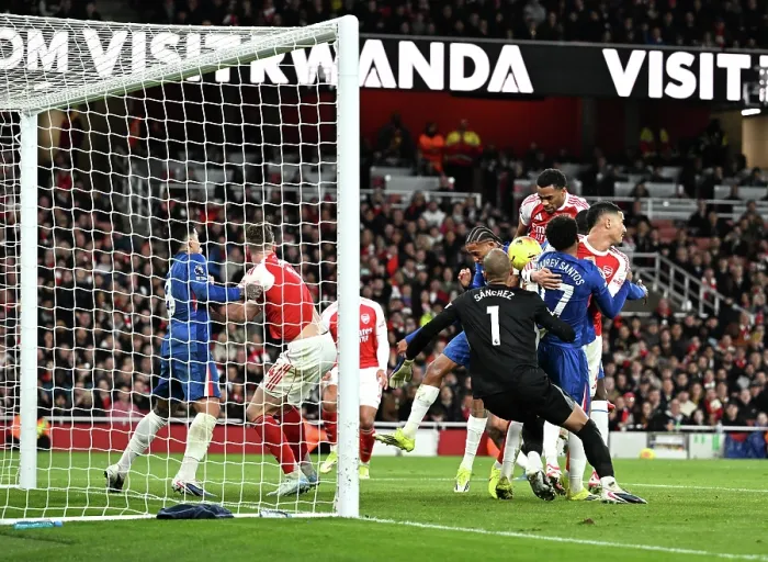 Framed Print : Arsenal v Chelsea - Premier League Framed Print : Arsenal v Chelsea - Premier League