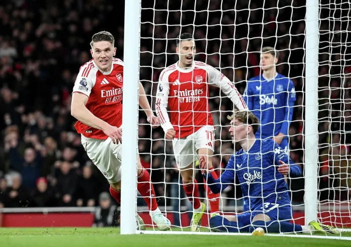 Framed Print : Arsenal v Everton - Premier League Framed Print : Arsenal v Everton - Premier League