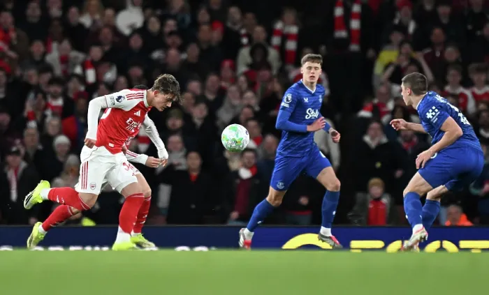 Framed Print : Arsenal v Everton - Premier League