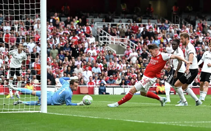 Framed Print : Arsenal v Fulham - Premier League Framed Print : Arsenal v Fulham - Premier League