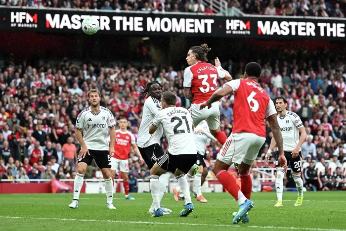Framed Print : Arsenal v Fulham - Premier League