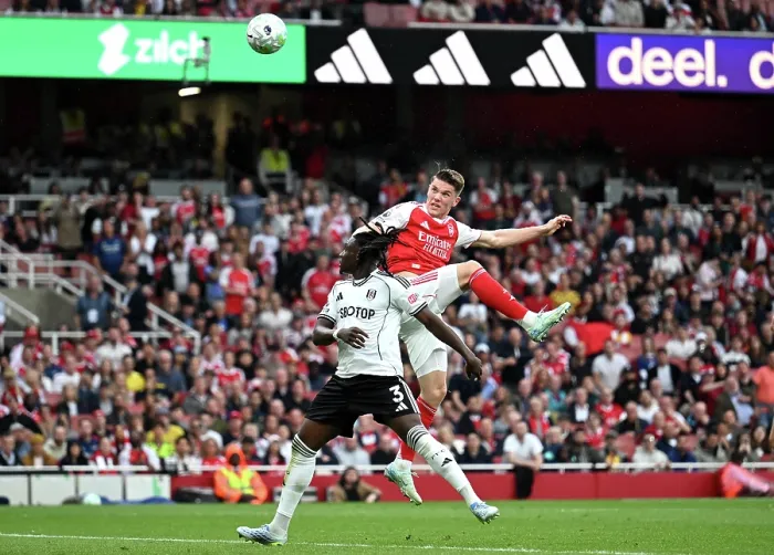 Framed Print : Arsenal v Fulham - Premier League
