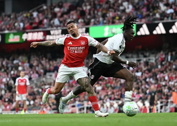 Framed Print : Arsenal v Fulham - Premier League Framed Print : Arsenal v Fulham - Premier League