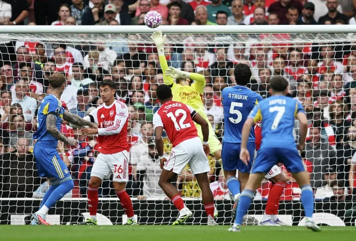 Framed Print : Arsenal v Leeds United - Premier League Framed Print : Arsenal v Leeds United - Premier League