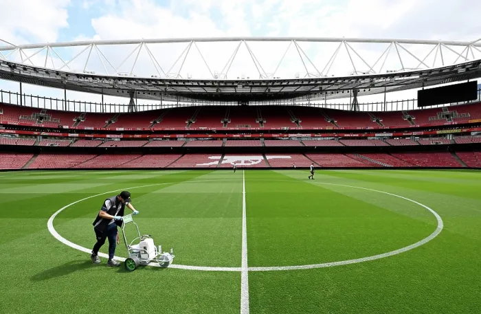 Framed Print : Arsenal v Leeds United - Premier League