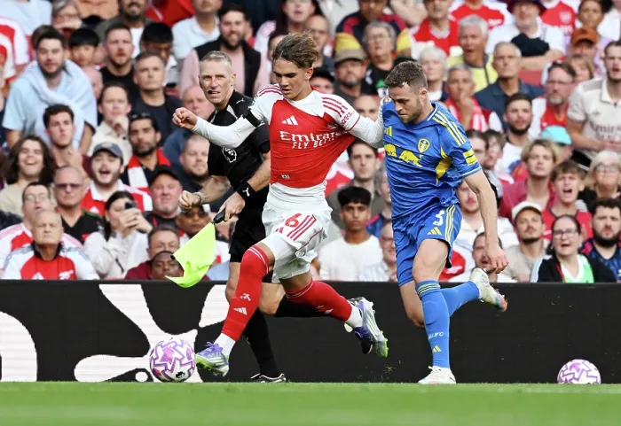 Framed Print : Arsenal v Leeds United - Premier League Framed Print : Arsenal v Leeds United - Premier League