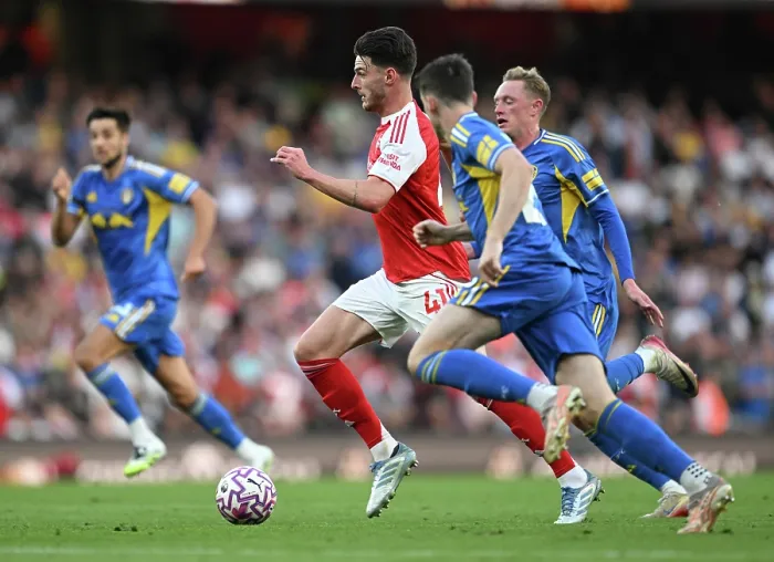 Framed Print : Arsenal v Leeds United - Premier League