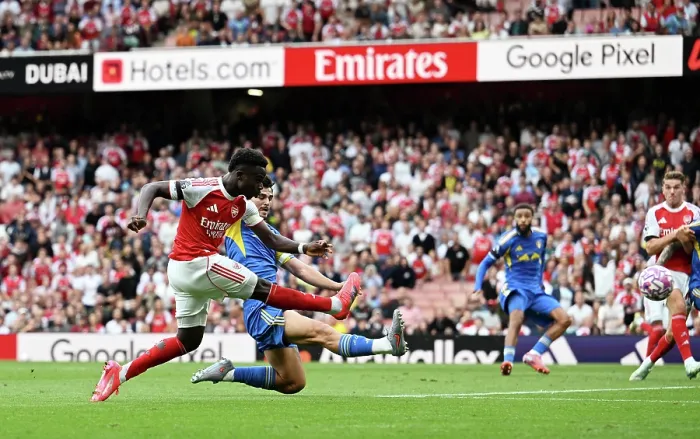 Framed Print : Arsenal v Leeds United - Premier League