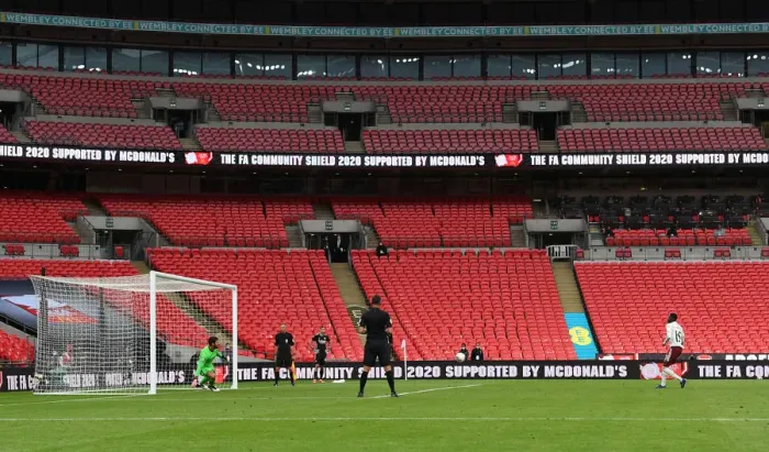 Framed Print : Arsenal v Liverpool - FA Community Shield