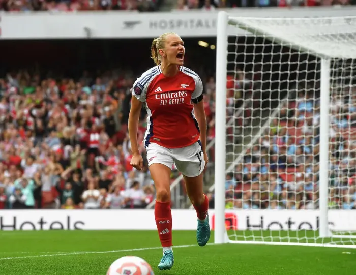 Framed Print : Arsenal v Manchester City - Barclays Women's Super League