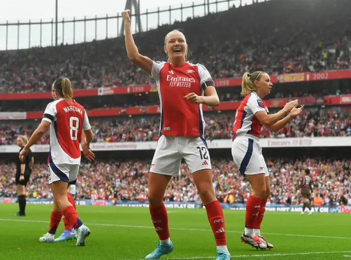 Framed Print : Arsenal v Manchester City - Barclays Women's Super League Framed Print : Arsenal v Manchester City - Barclays Women's Super League
