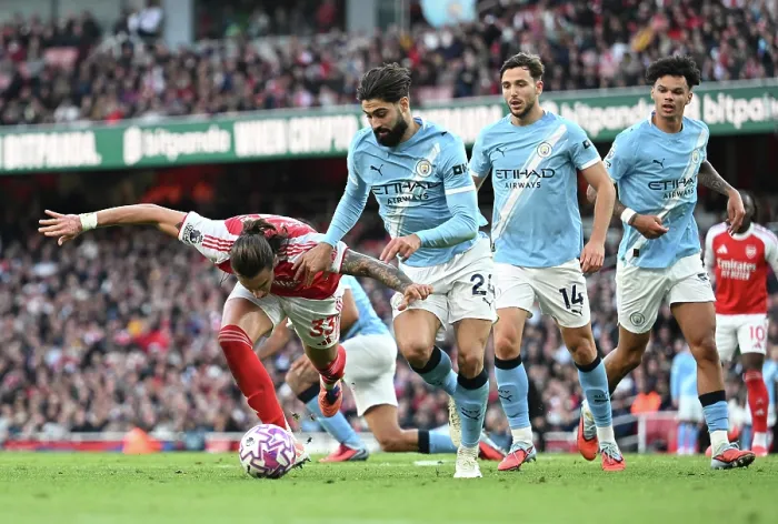 Framed Print : Arsenal v Manchester City - Premier League