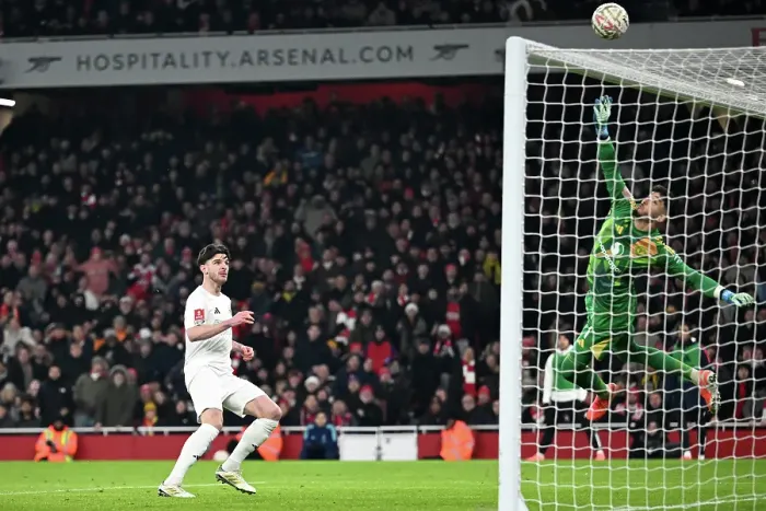 Framed Print : Arsenal v Manchester United - Emirates FA Cup Third Round Framed Print : Arsenal v Manchester United - Emirates FA Cup Third Round
