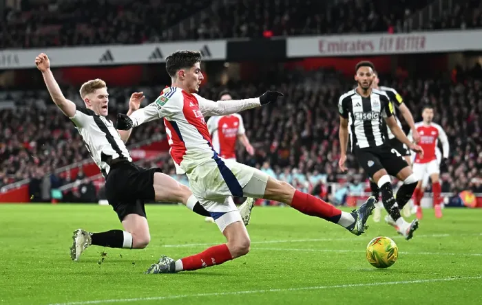 Framed Print : Arsenal v Newcastle United - Carabao Cup Semi Final First Leg Framed Print : Arsenal v Newcastle United - Carabao Cup Semi Final First Leg