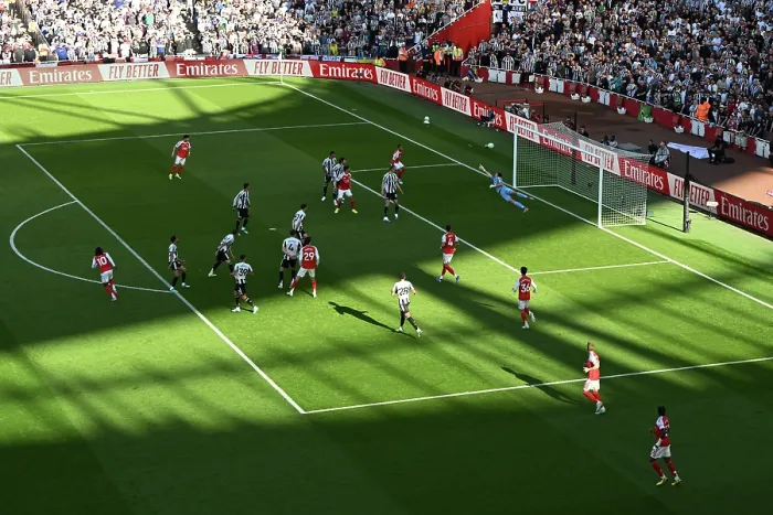 Framed Print : Arsenal v Newcastle United - Premier League