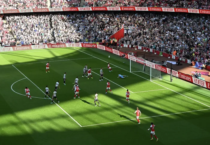 Framed Print : Arsenal v Newcastle United - Premier League