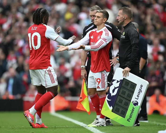 Framed Print : Arsenal v Nottingham Forest - Premier League