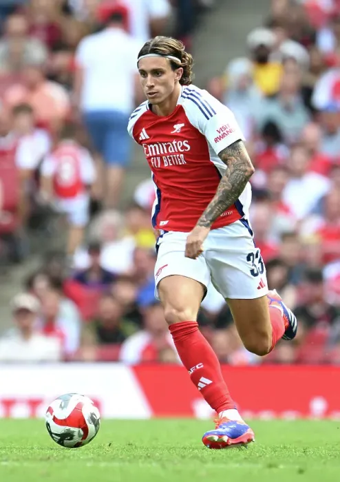 Framed Print : Arsenal v Olympique Lyonnais - Pre-Season Friendly Framed Print : Arsenal v Olympique Lyonnais - Pre-Season Friendly
