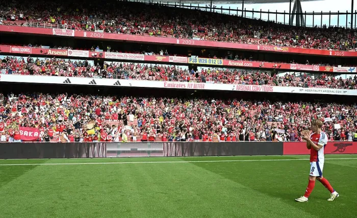 Framed Print : Arsenal v Olympique Lyonnais - Pre-Season Friendly Framed Print : Arsenal v Olympique Lyonnais - Pre-Season Friendly