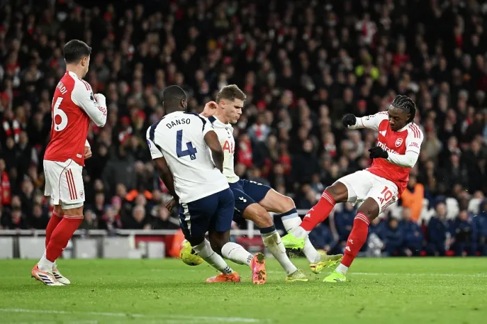 Framed Print : Arsenal v Tottenham Hotspur - Premier League