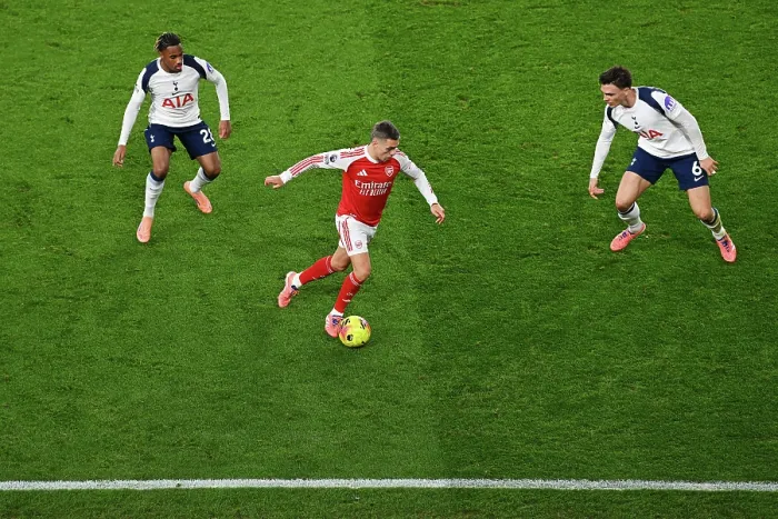 Framed Print : Arsenal v Tottenham Hotspur - Premier League