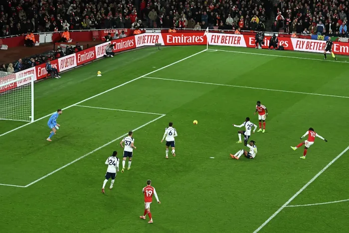 Framed Print : Arsenal v Tottenham Hotspur - Premier League