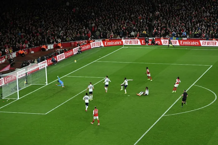 Framed Print : Arsenal v Tottenham Hotspur - Premier League
